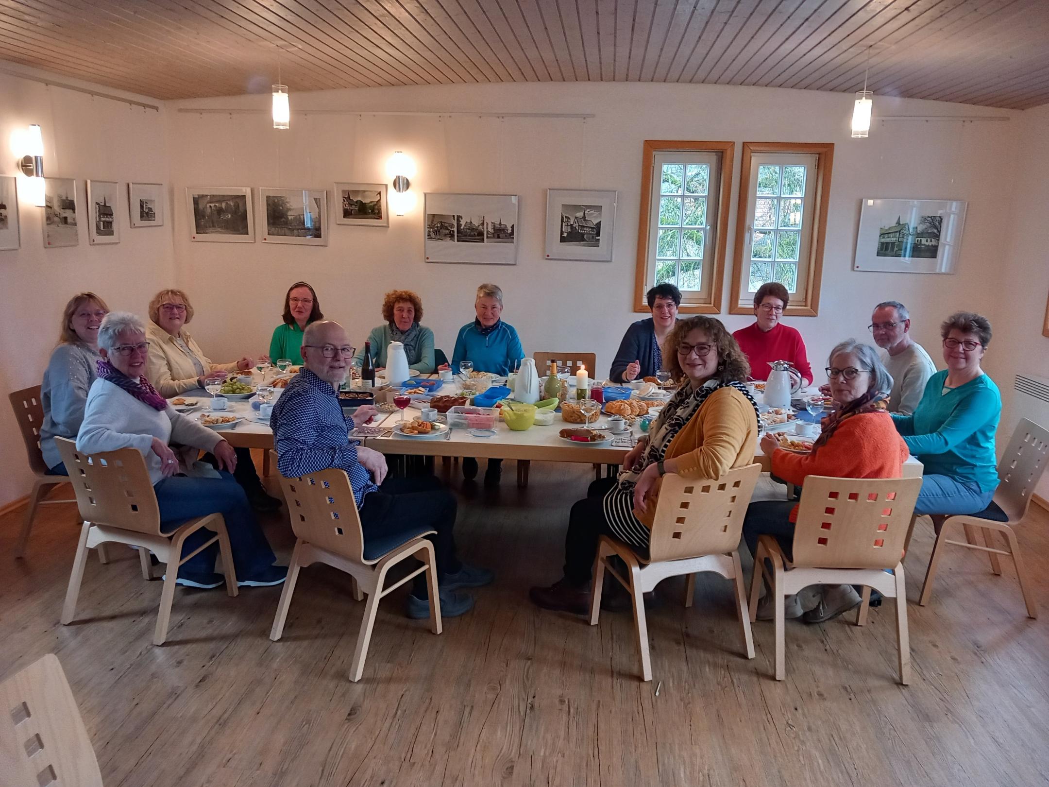 Teilnehmende des Lebenszeichen-Projekts bei der Agapefeier